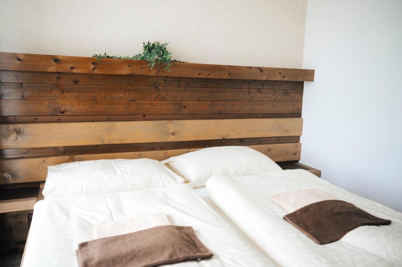 Nestville Apartments Hniezdne Ngoại thất bức ảnh