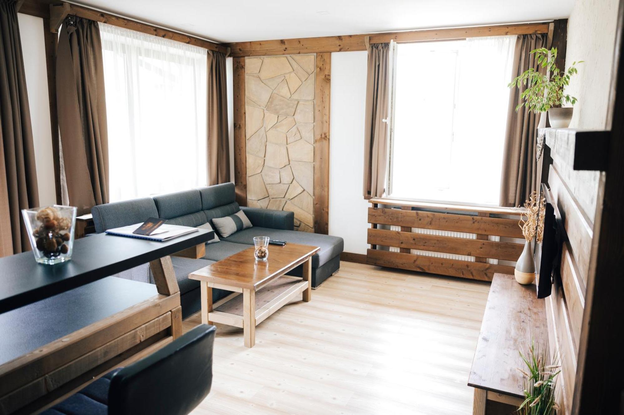 Nestville Apartments Hniezdne Ngoại thất bức ảnh