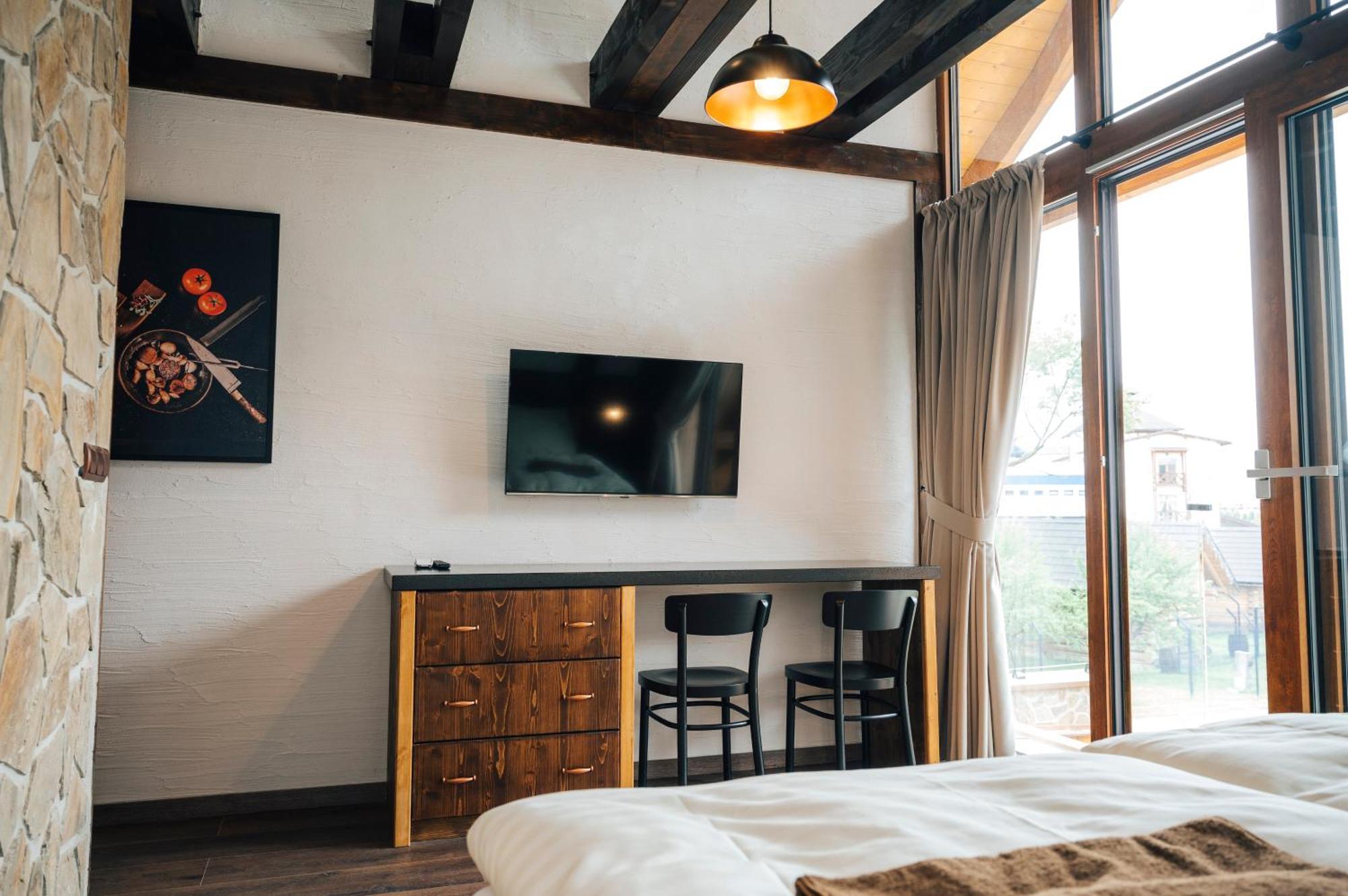 Nestville Apartments Hniezdne Ngoại thất bức ảnh