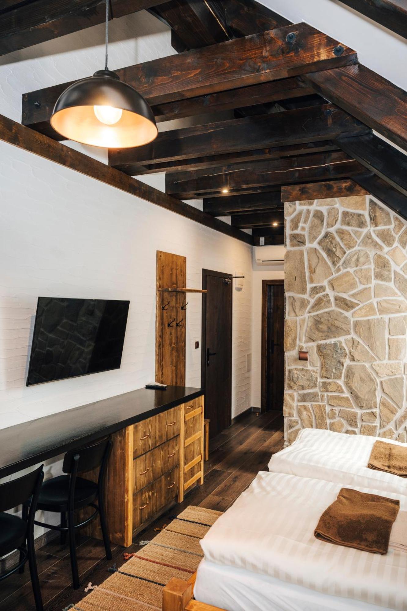 Nestville Apartments Hniezdne Ngoại thất bức ảnh